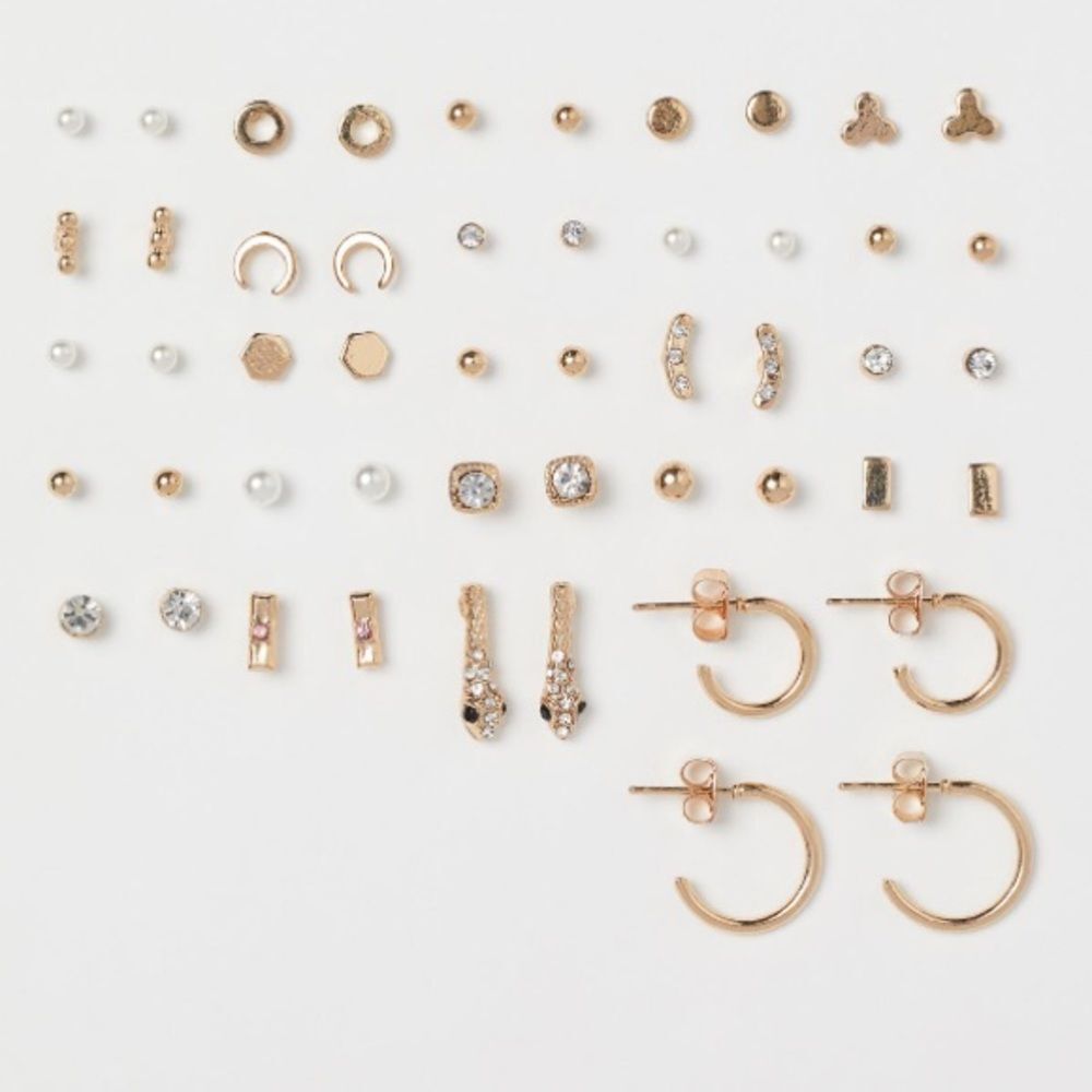 20 pairs of earring